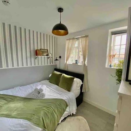One Bedroom Putney Village Flat London Eksteriør bilde