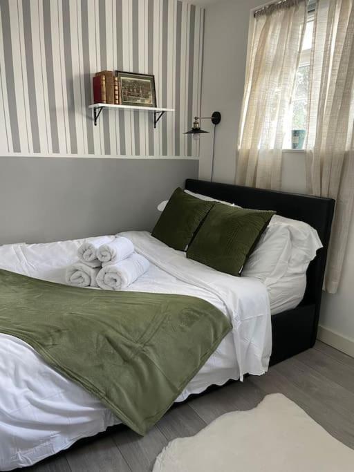 One Bedroom Putney Village Flat London Eksteriør bilde