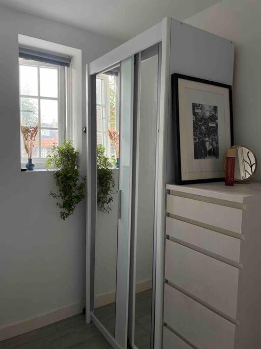 One Bedroom Putney Village Flat London Eksteriør bilde