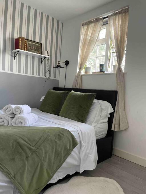 One Bedroom Putney Village Flat London Eksteriør bilde