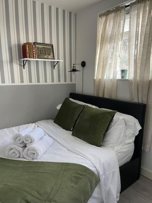 One Bedroom Putney Village Flat London Eksteriør bilde