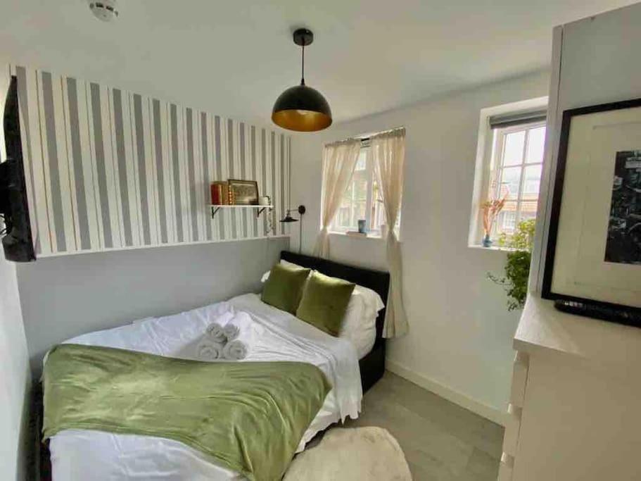 One Bedroom Putney Village Flat London Eksteriør bilde